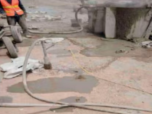 怀仁水泥混凝土路面板底注浆技术 路面脱空注浆整治方案