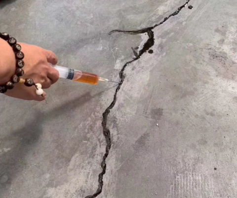 怀仁混凝土裂缝修补技术详解​